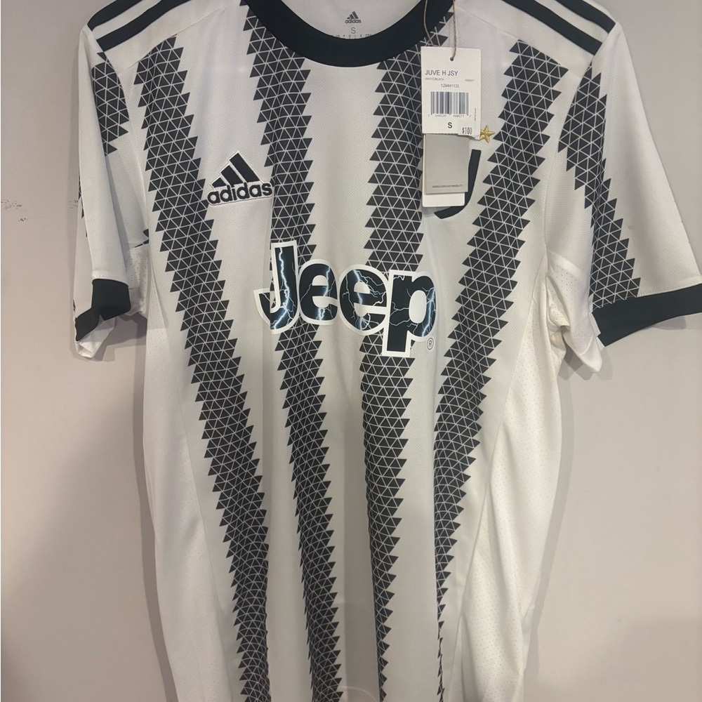 Adidas Juventus Triangular Pattern Jersey - Picture 2 of 2
